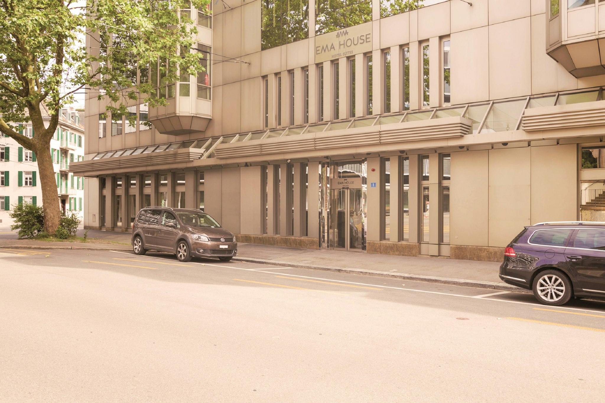 EMA House - The Zurich All Suite Hotel