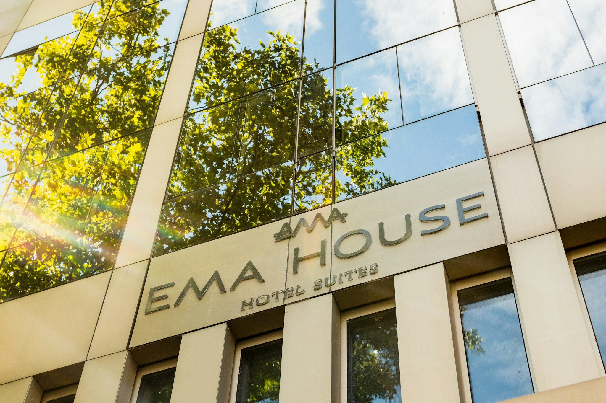 EMA House - The Zurich All Suite Hotel
