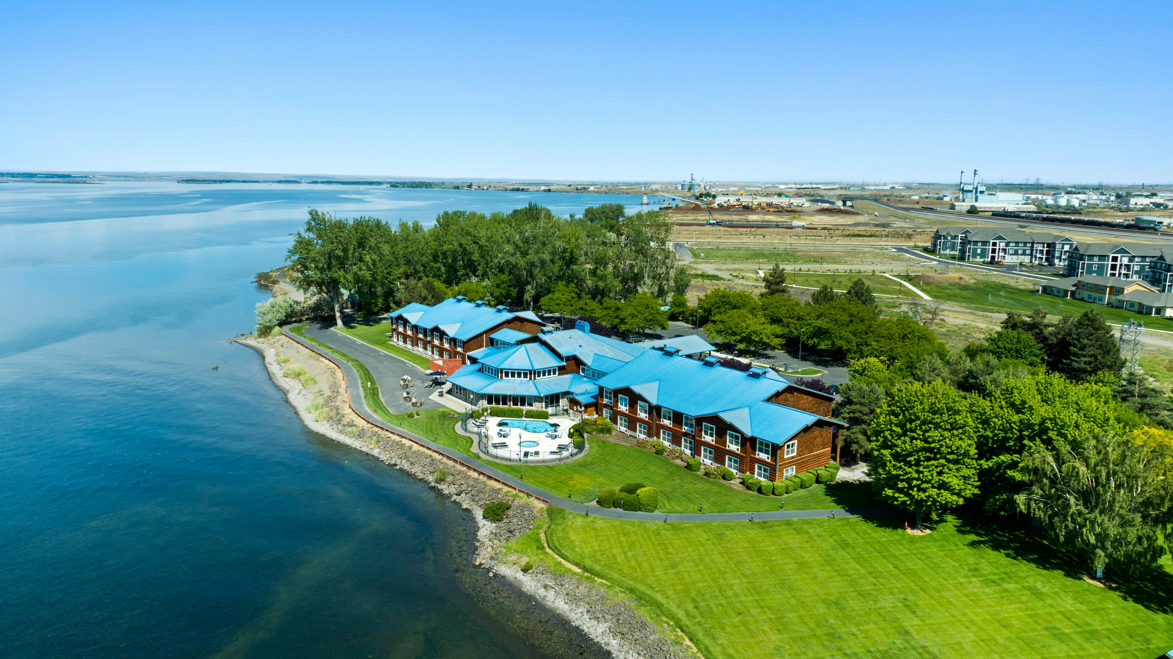 River Lodge Cabins
