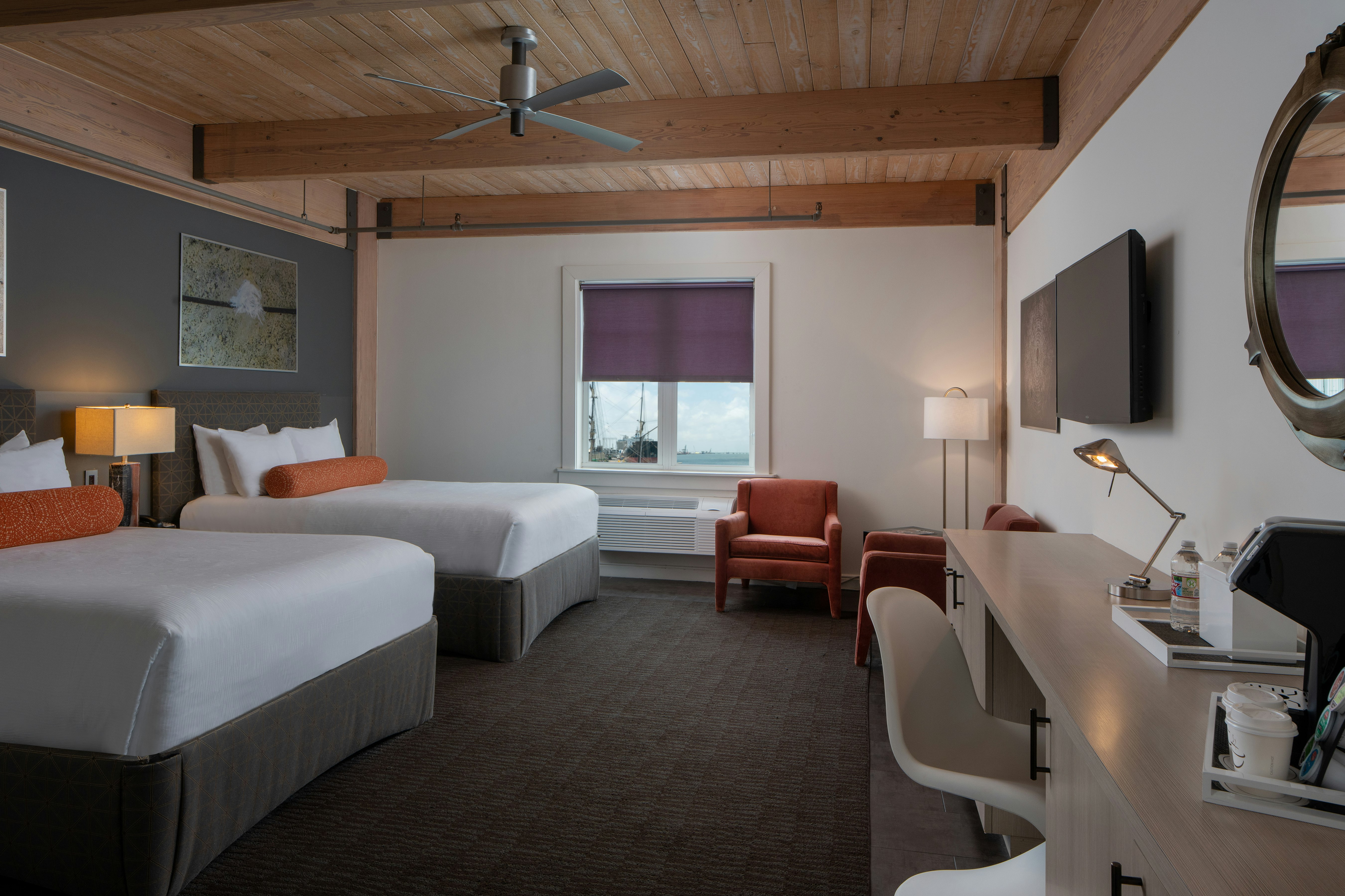 Harbor House Hotel Marina at Pier 21