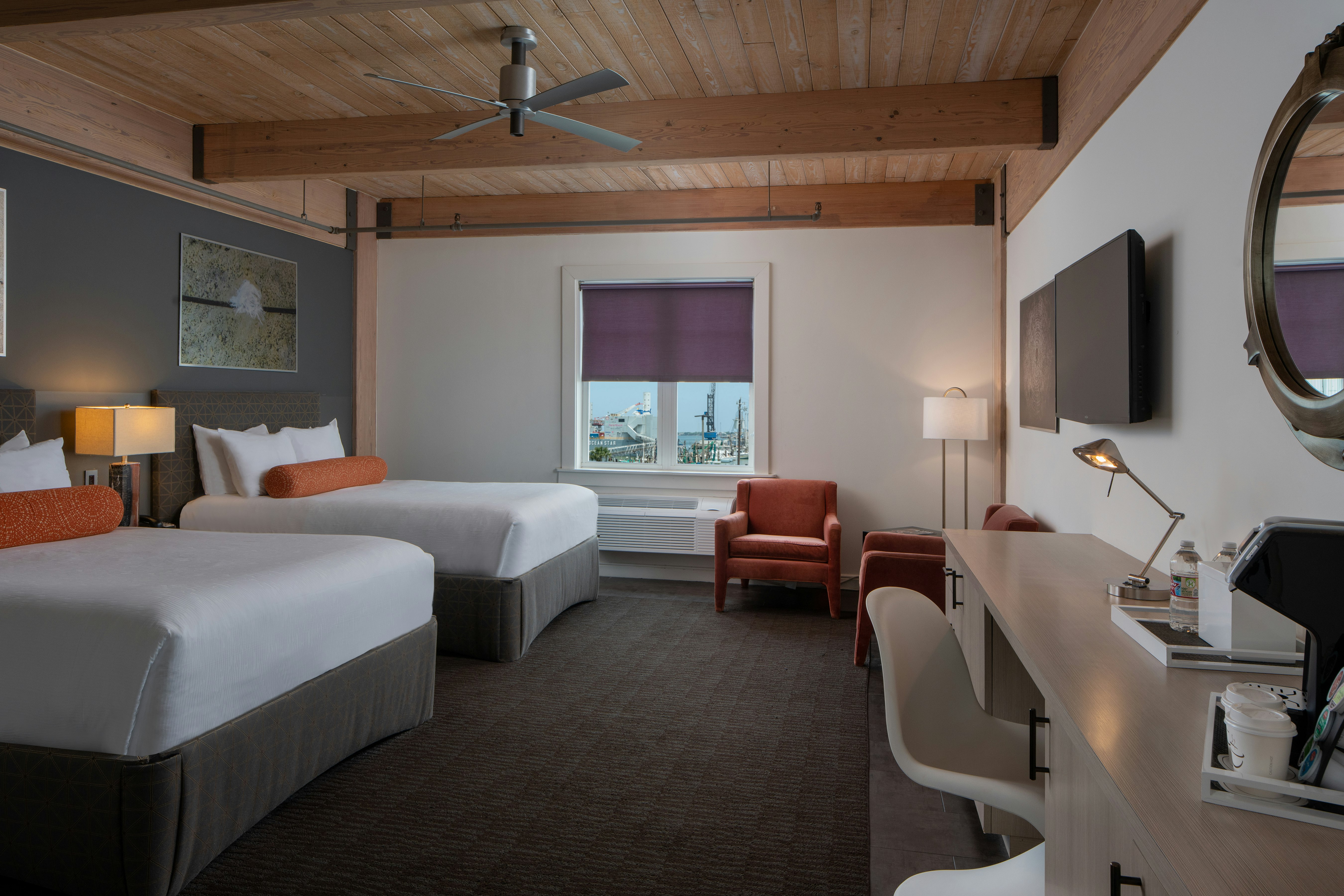 Harbor House Hotel Marina at Pier 21