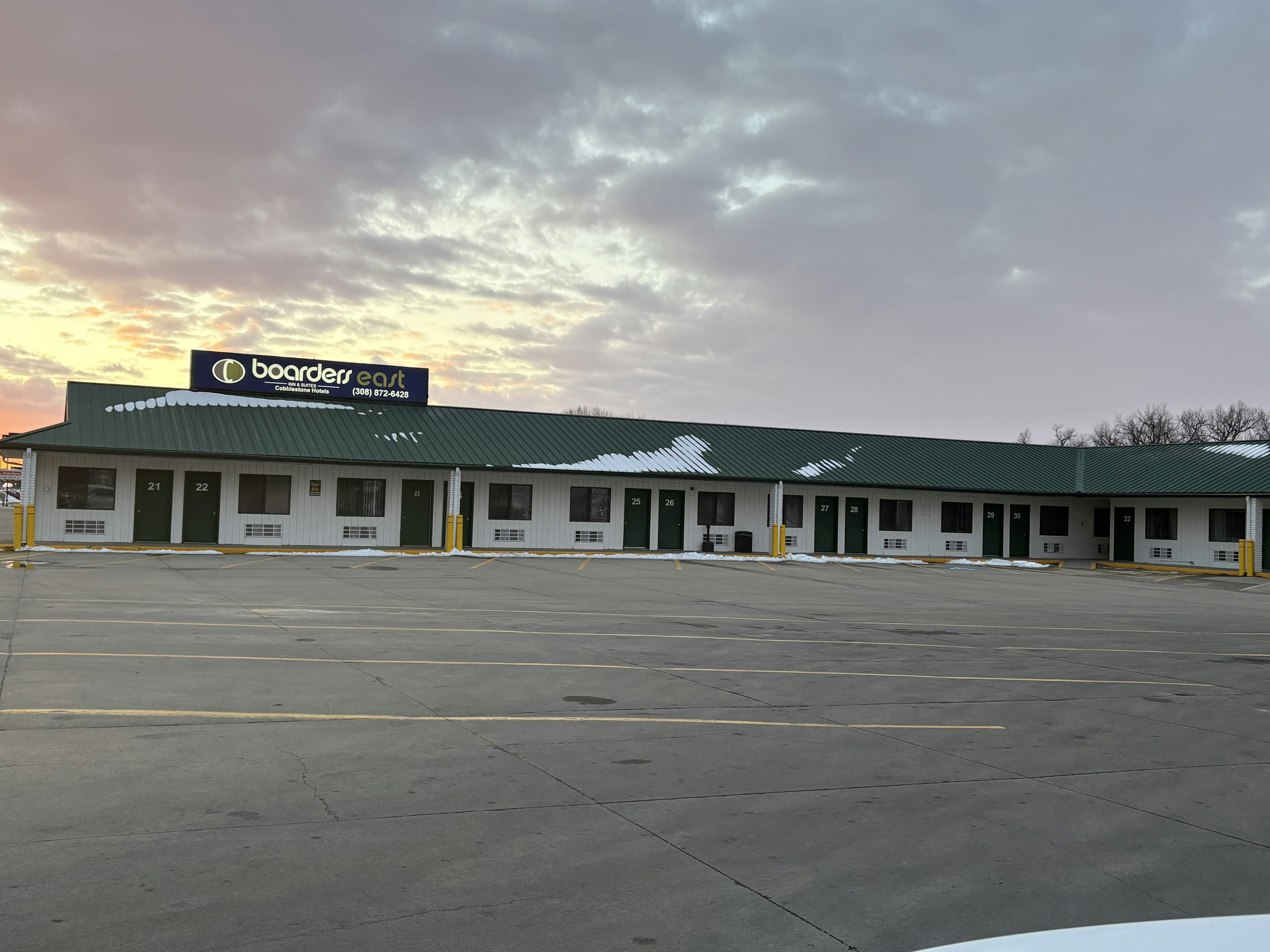 Boarders Inn Suites by Cobblestone Hotels – Broken Bow