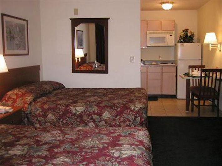Sun Suites of Duluth, Gwinnett County