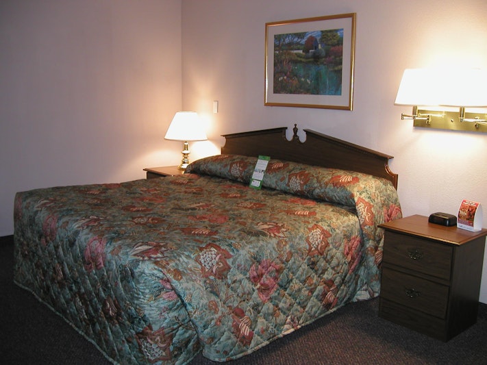 Crestwood Suites of Baton Rouge