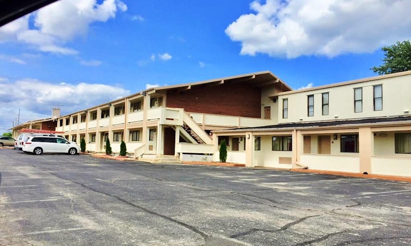 Red Carpet Inn Great Lakes