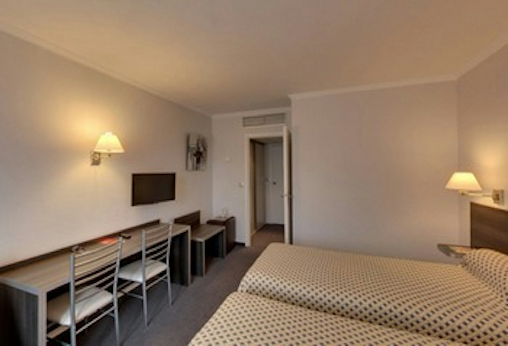 Brit Hotel Cahors Centre Le Valentre – Cahors, IN