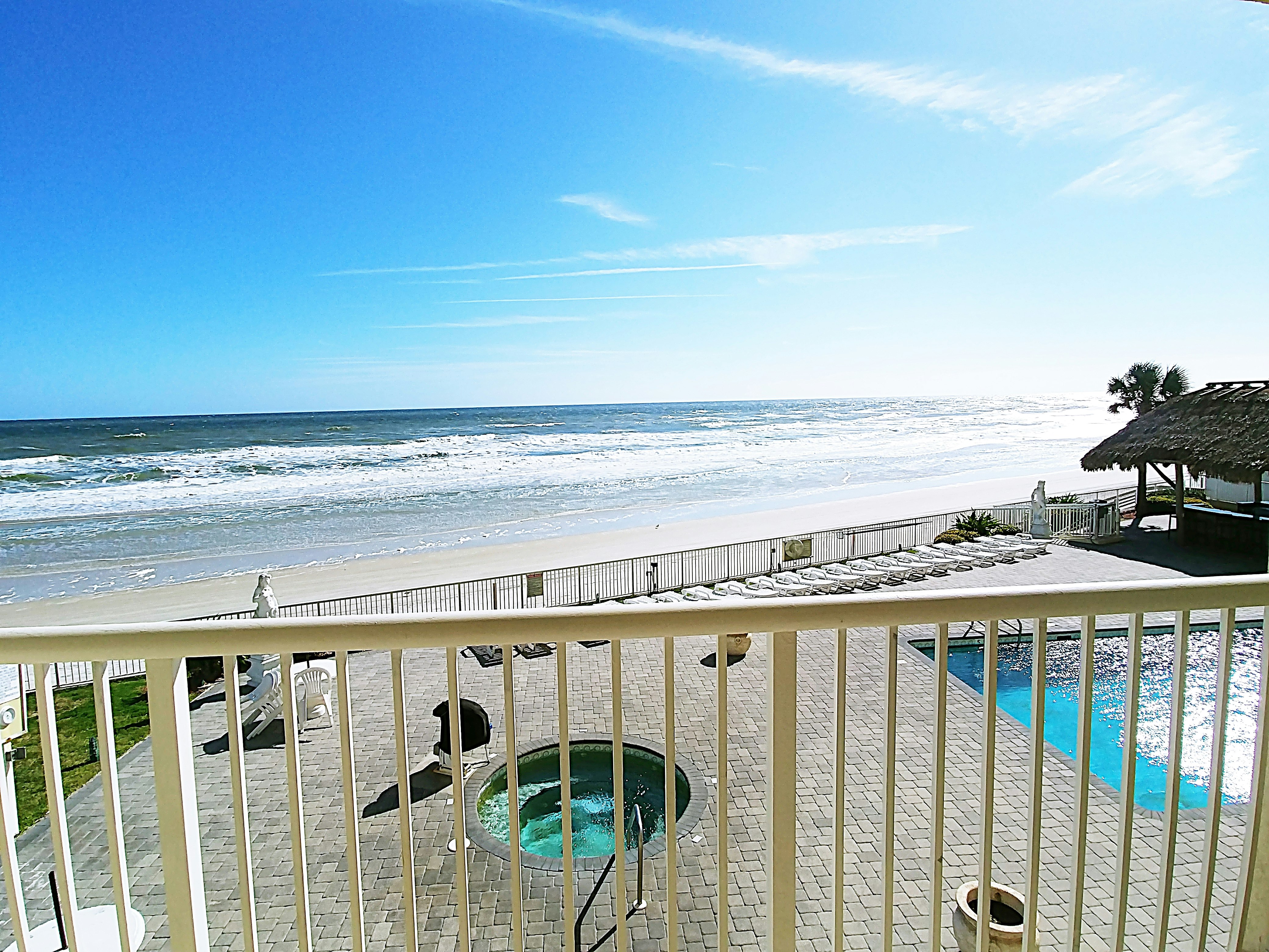 Emerald Shores Hotel