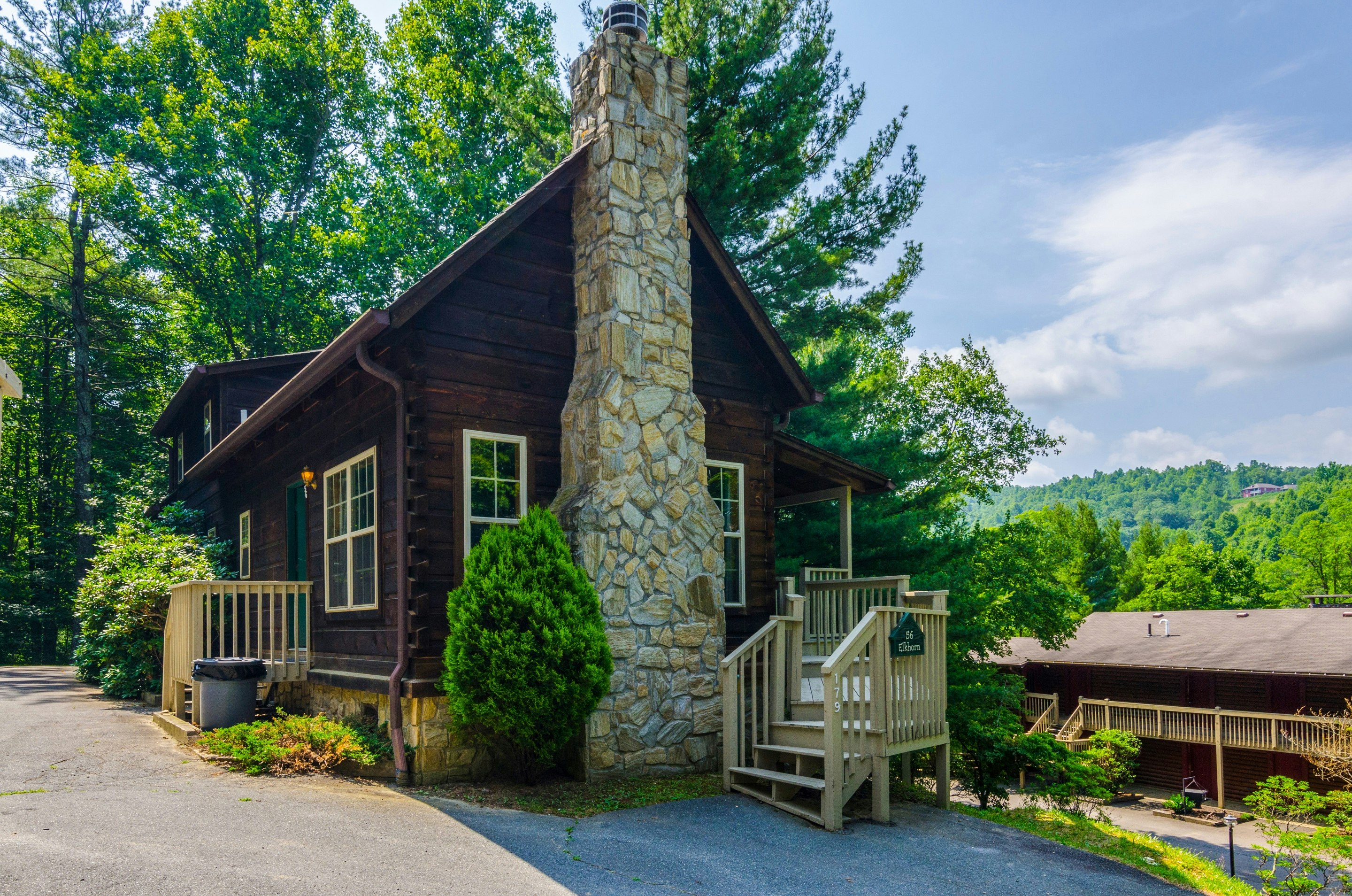 Highland Hills Cabins Master Hosts Resort