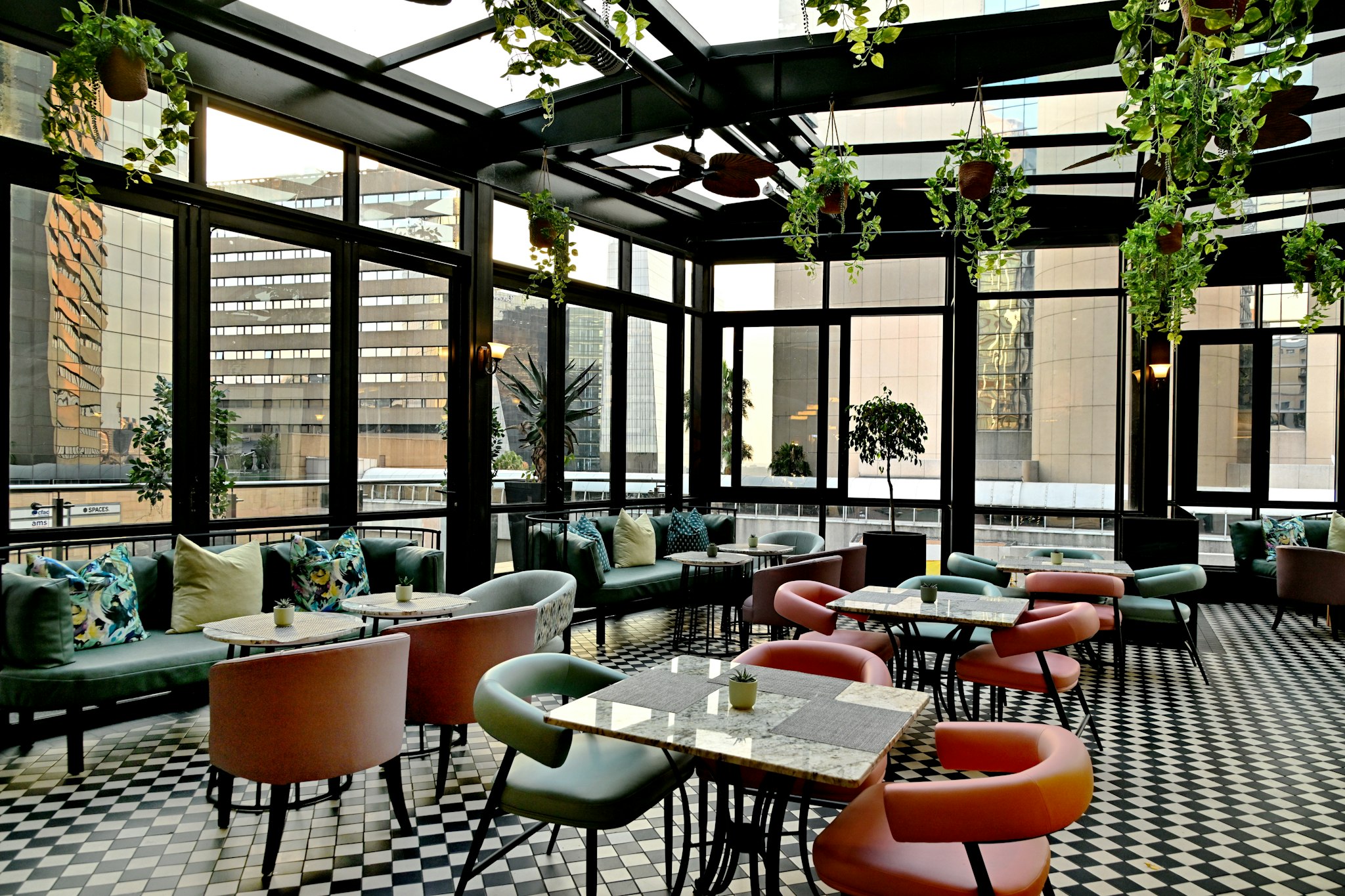 DaVinci Hotel & Suites