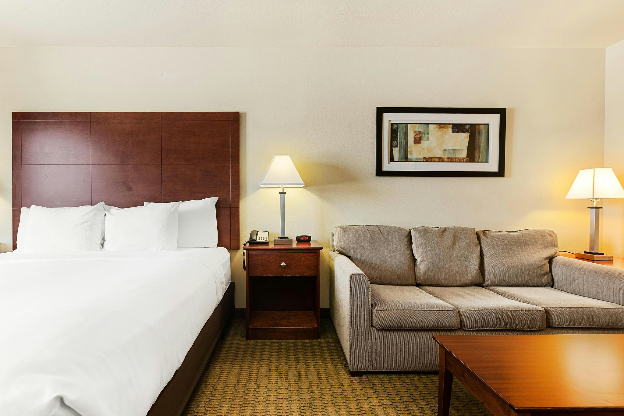 Cobblestone Hotel Suites – Knoxville