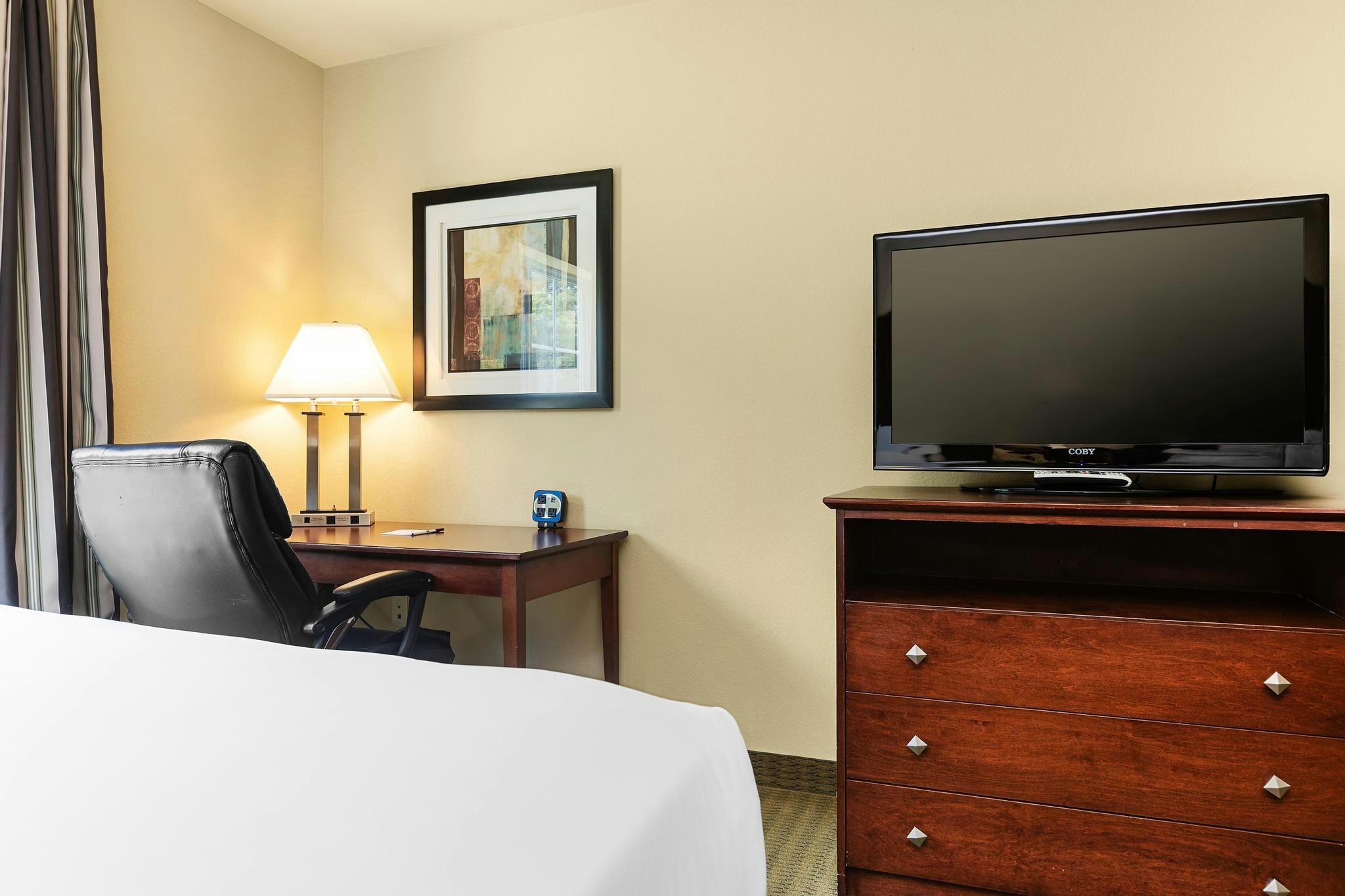 Cobblestone Hotel Suites – Knoxville