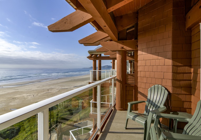 Hallmark Resort – Newport