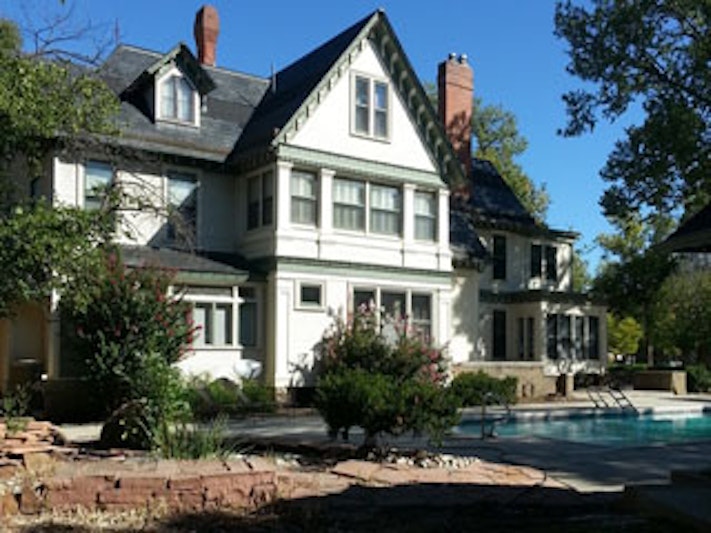 The Wellington Place Inn
