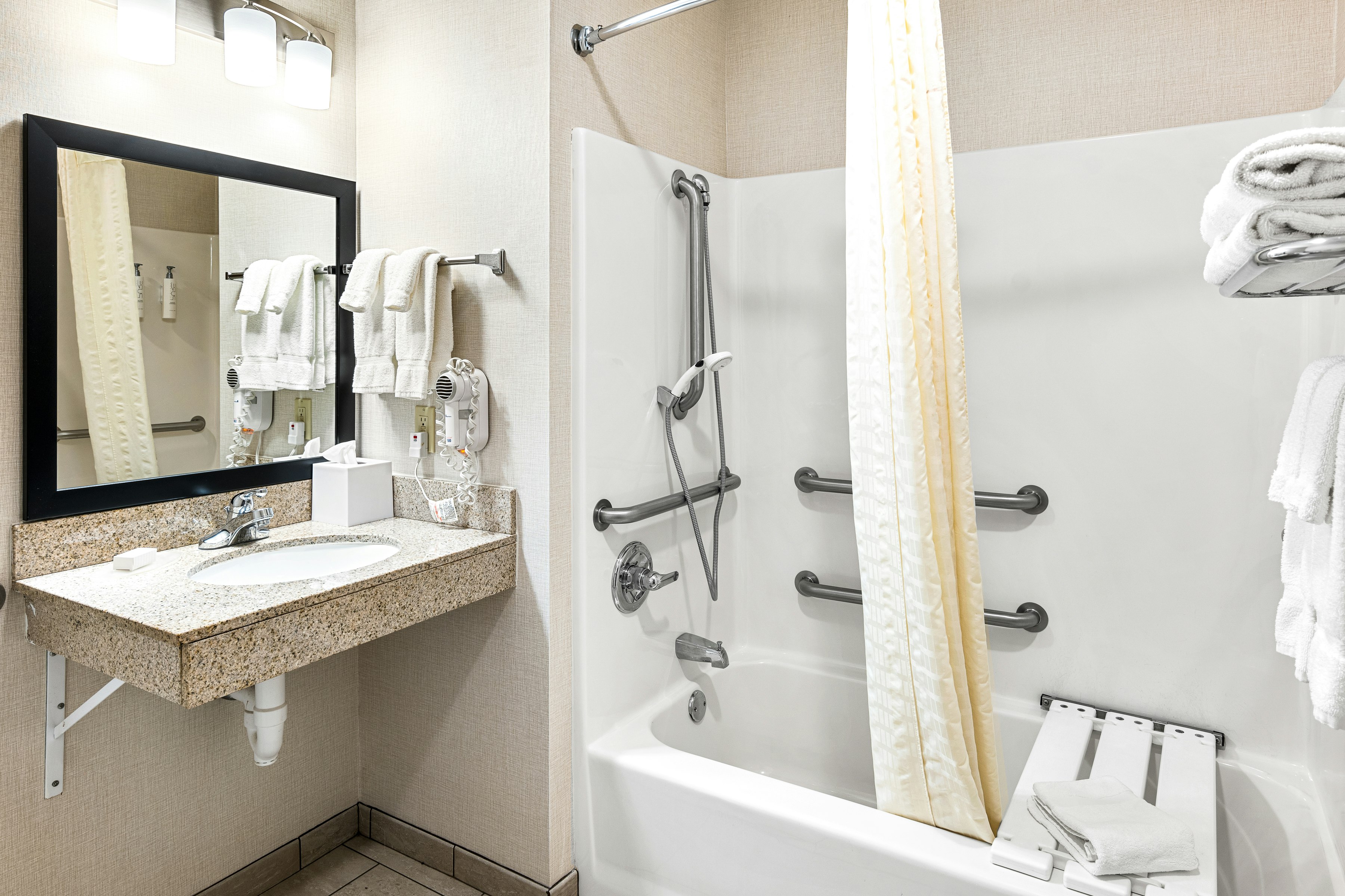 Boarders Inn Suites by Cobblestone Hotels – Shawano