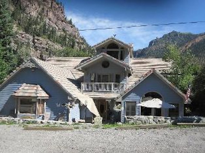 Black Bear Manor