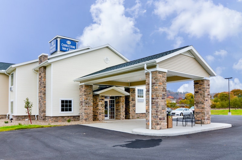 Cobblestone Inn Suites – Ambridge