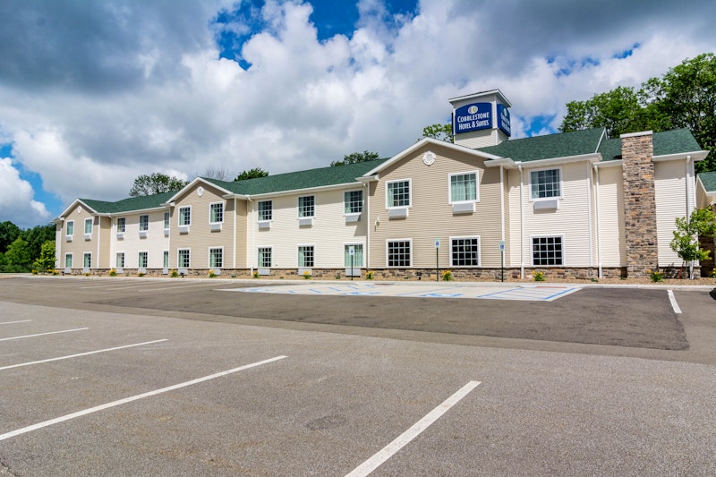 Cobblestone Hotel Suites – Harborcreek