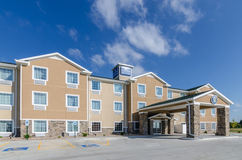 Cobblestone Hotel Suites – McCook