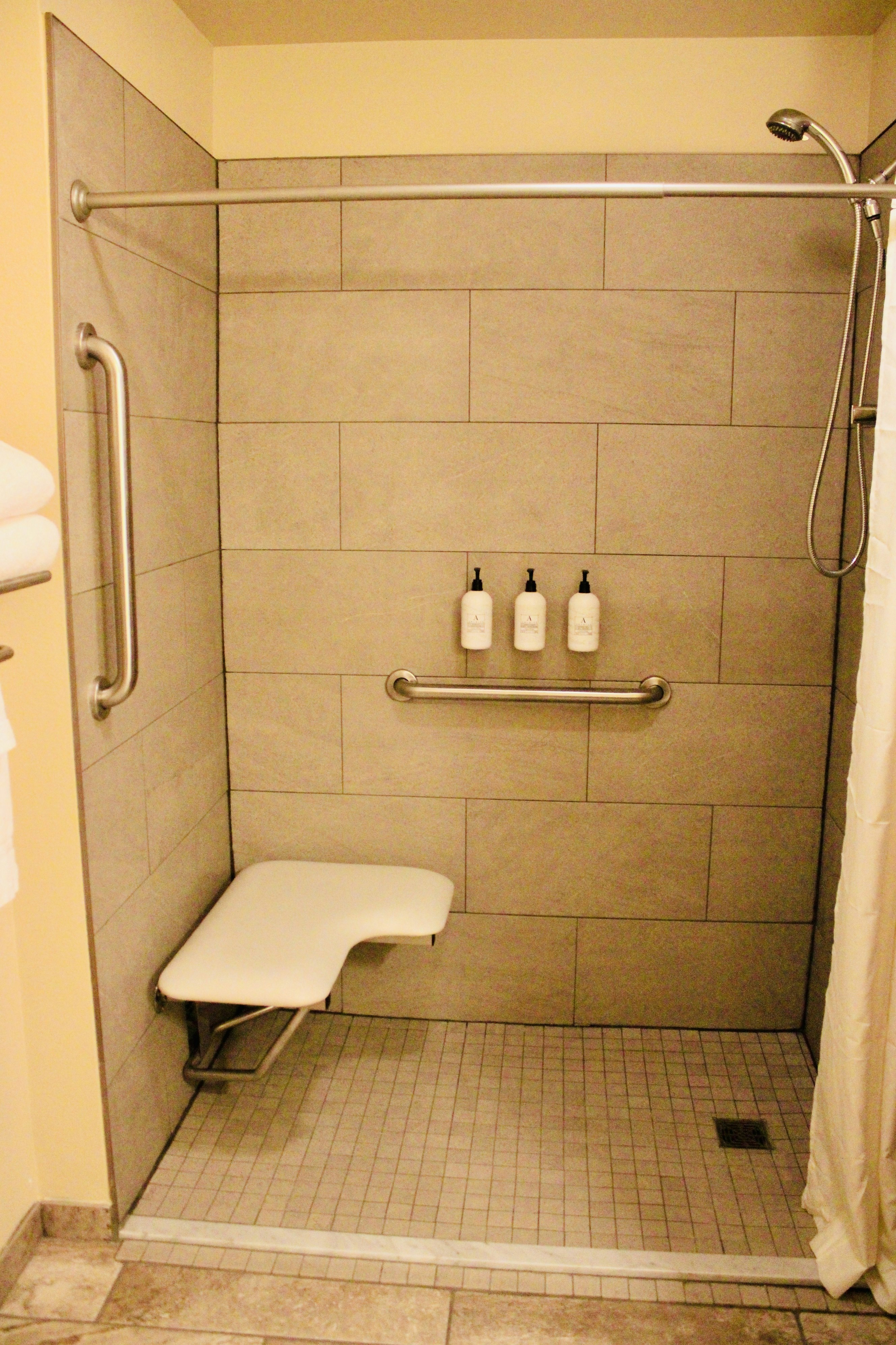 Cobblestone Hotel Suites – Devils Lake