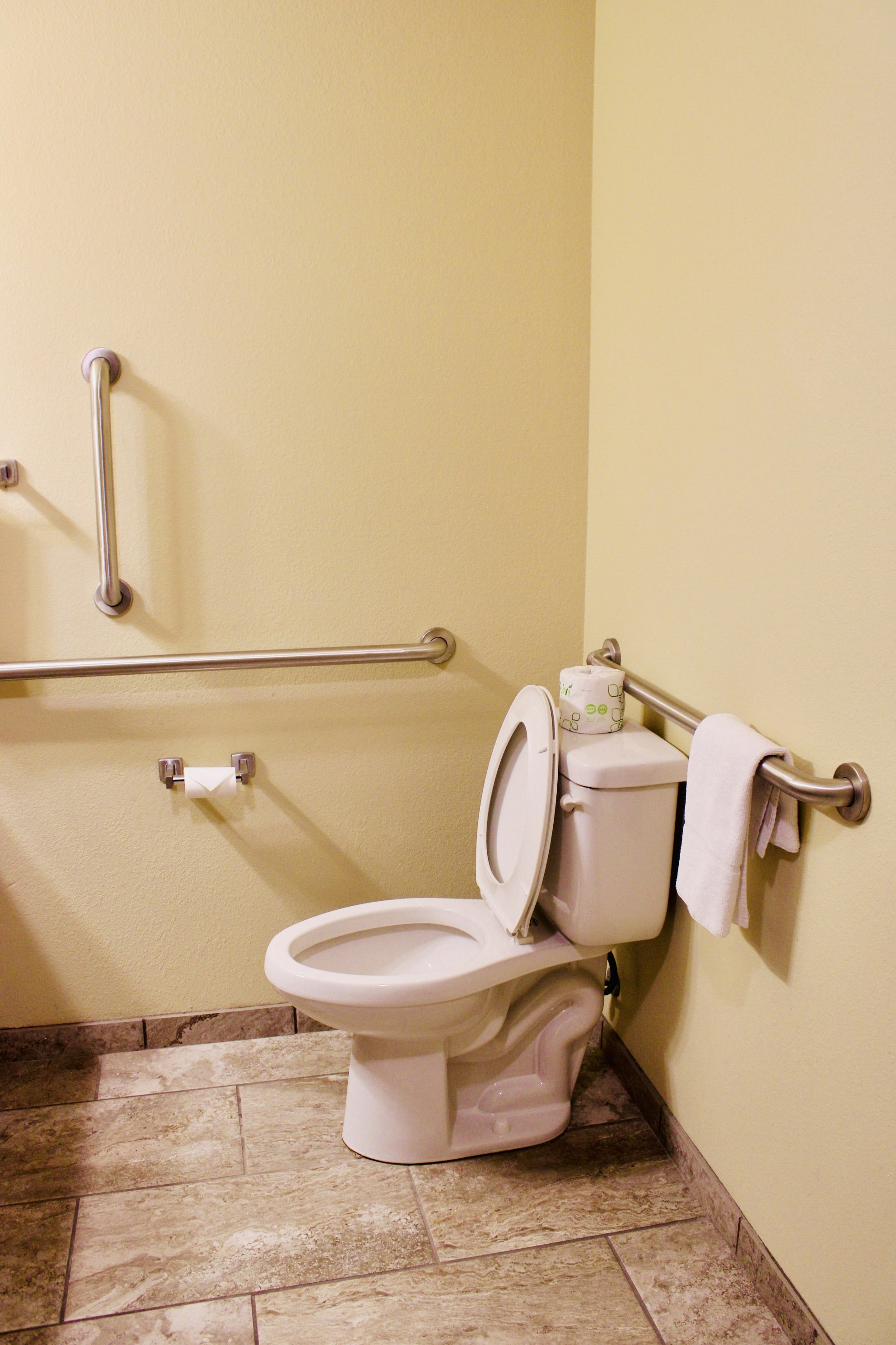 Cobblestone Hotel Suites – Devils Lake