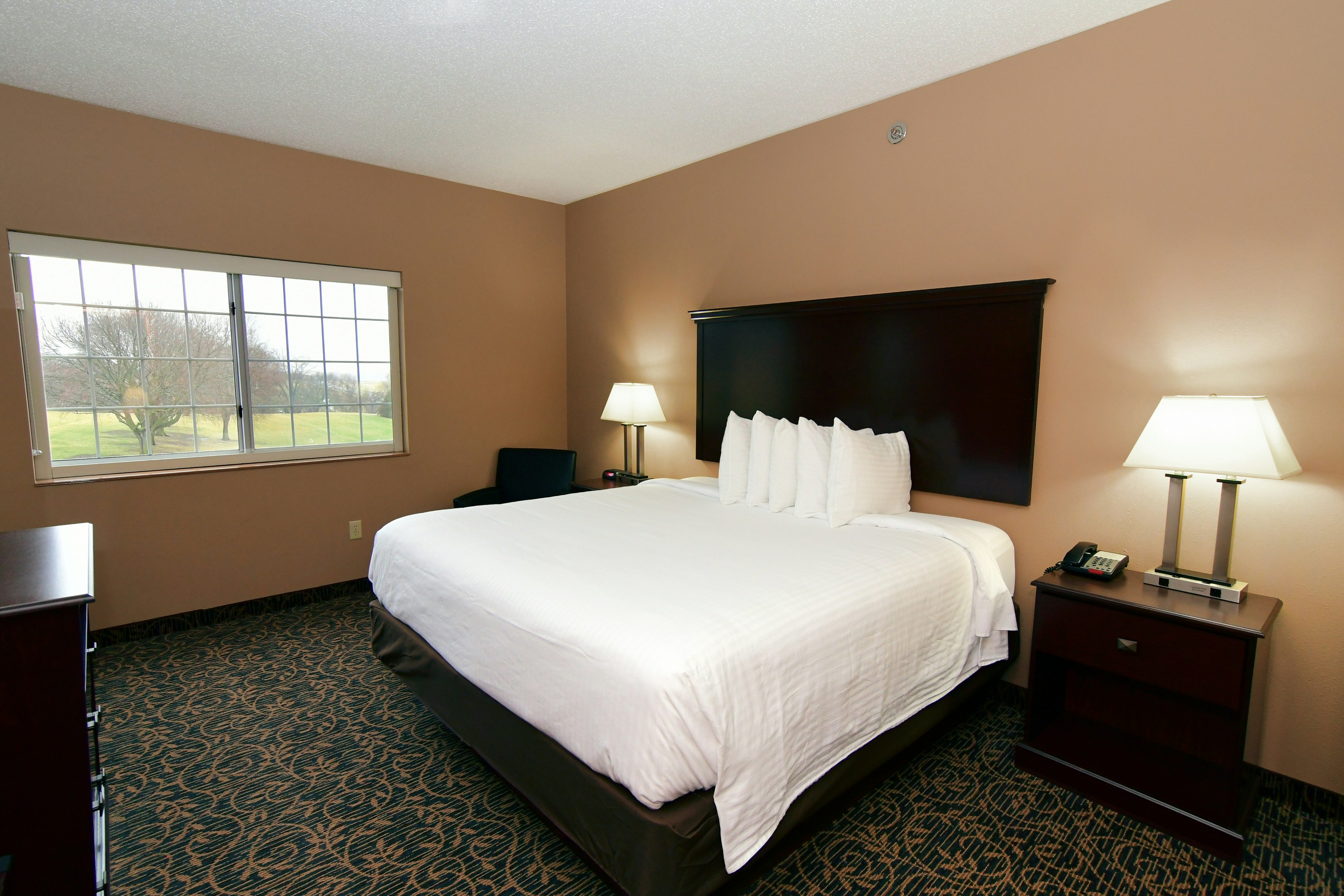 Cobblestone Inn Suites – Denison | Majestic Hills