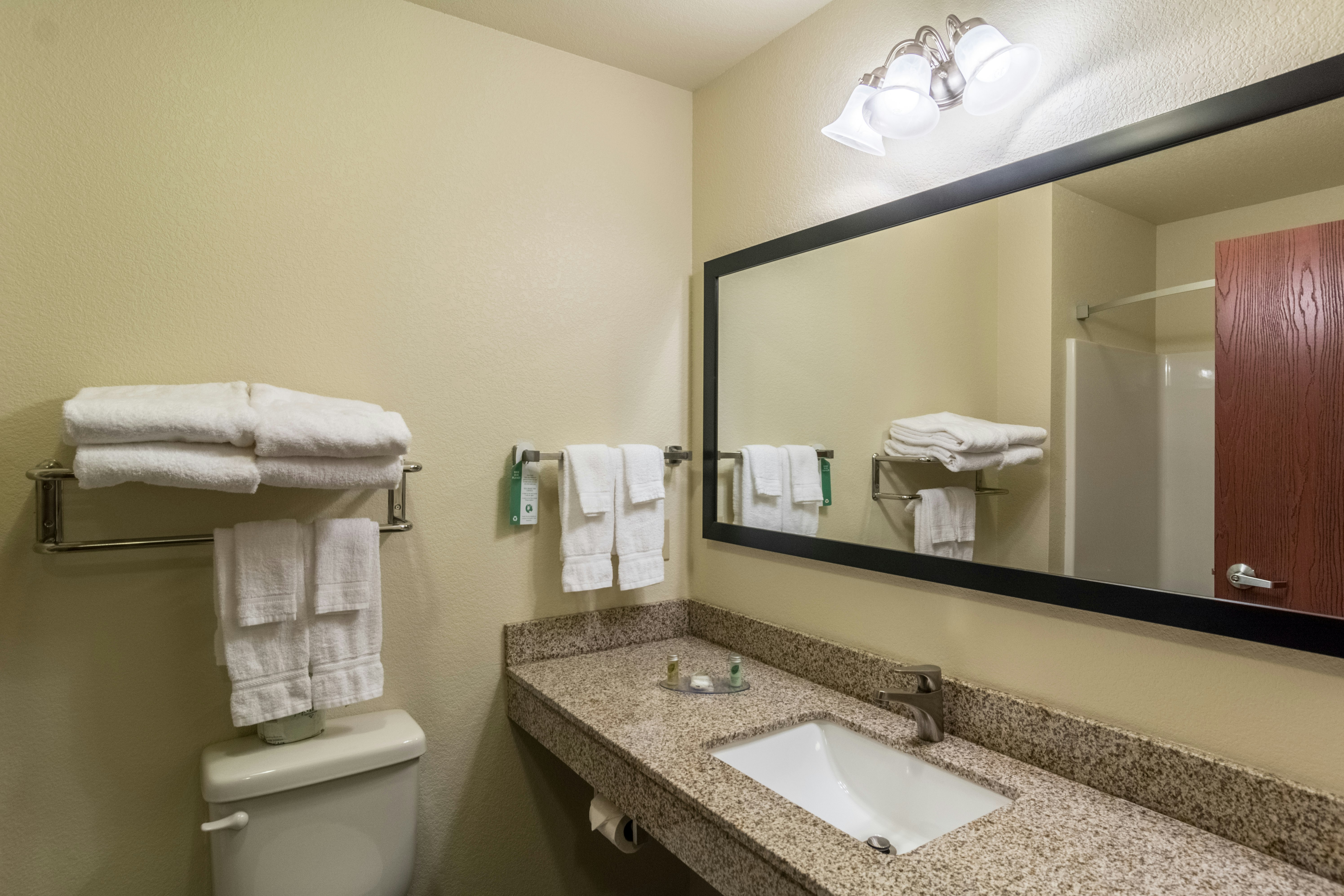 Two Queen Guestroom Non-Smoking