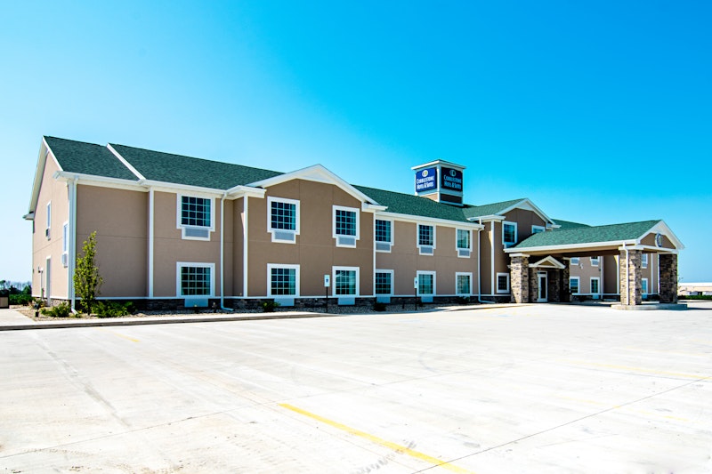 Cobblestone Hotel Suites – Paxton