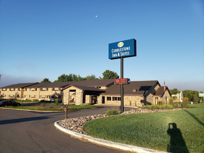Cobblestone Inn Suites – Merrill