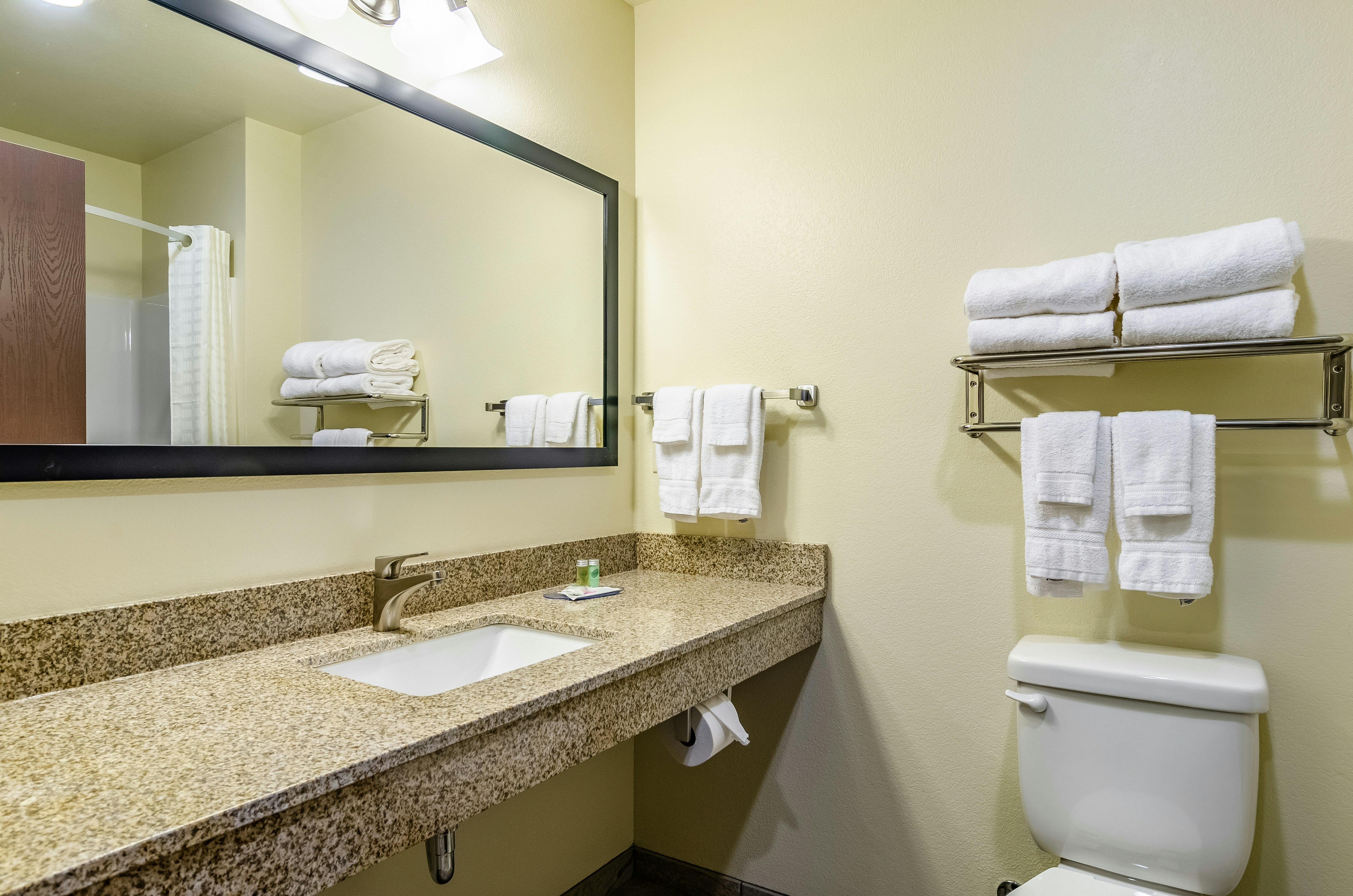 Cobblestone Inn Suites – Bridgeport