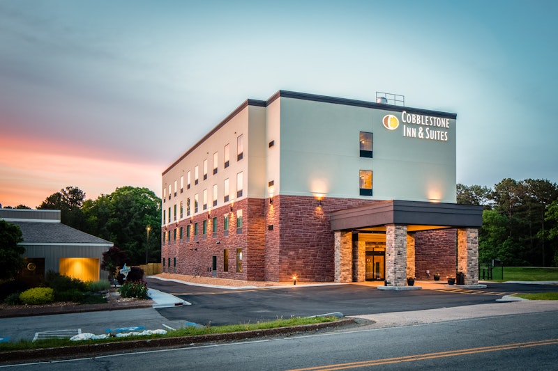 Cobblestone Inn Suites – Fairfield Bay