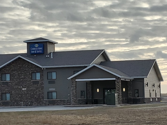 Cobblestone Inn Suites – Manchester
