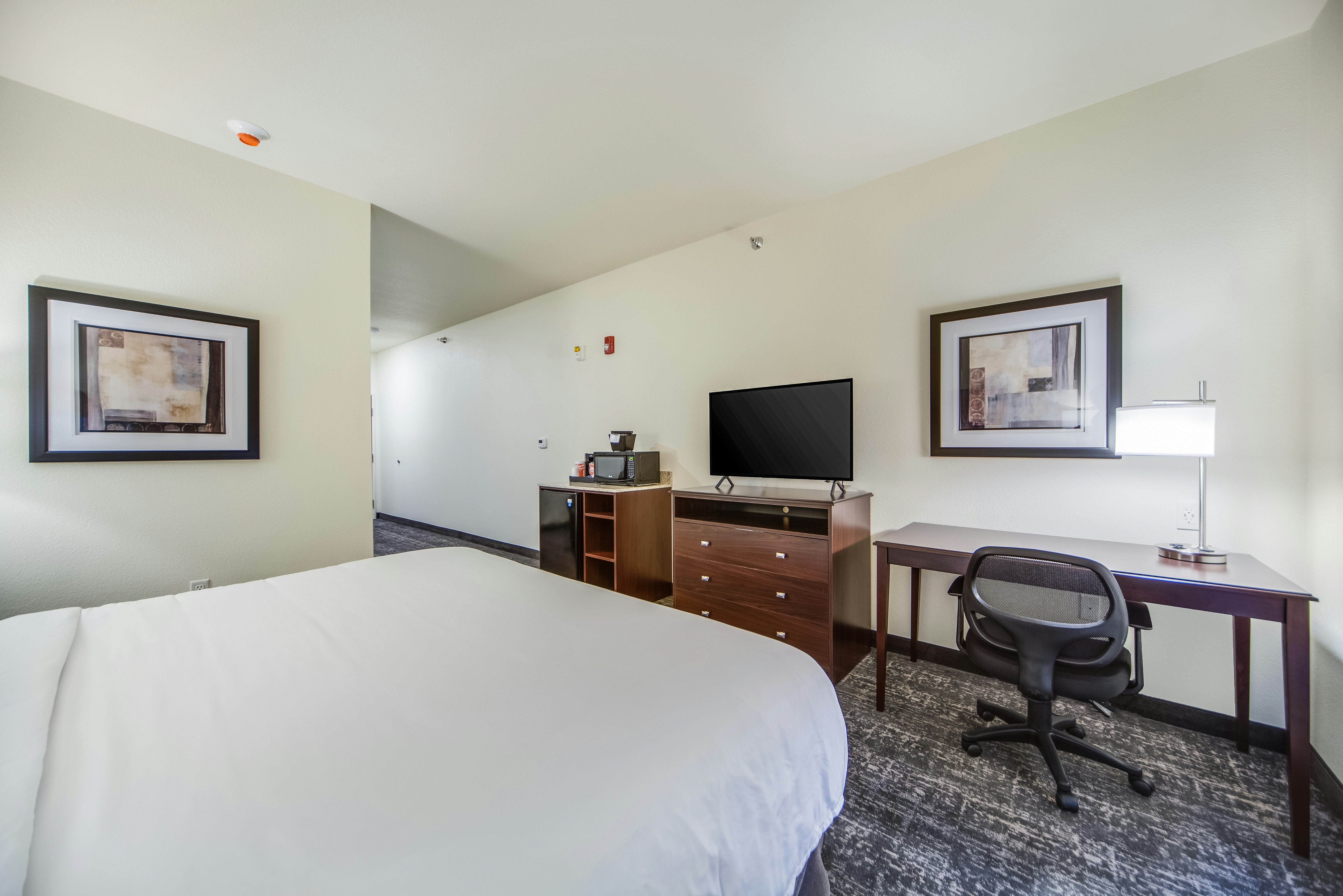 Cobblestone Hotel Suites – Cozad