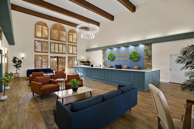 La Fuente Inn and Suites