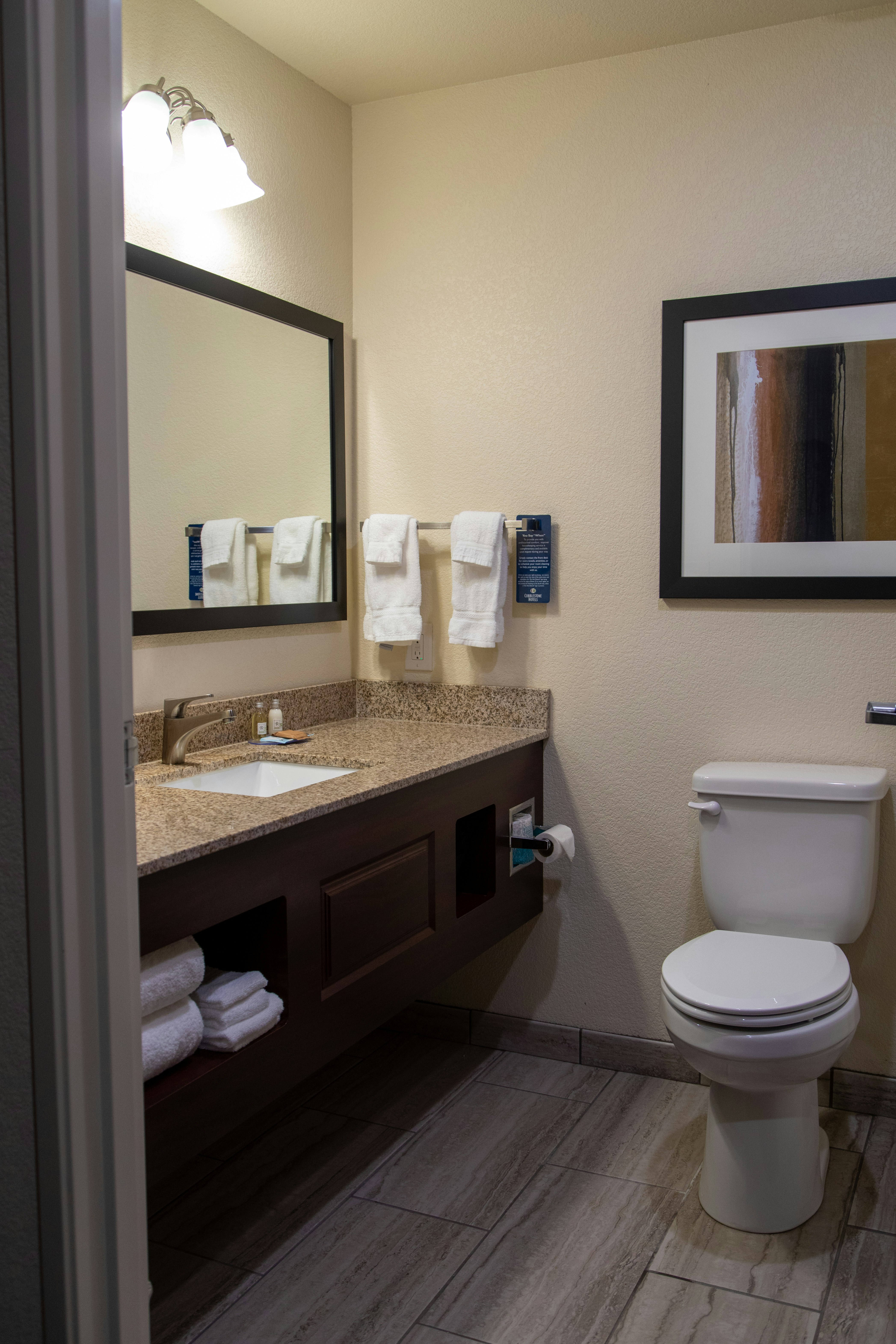 Cobblestone Inn Suites – Springfield