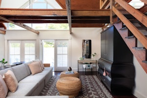 Hemingway King Suite - Living Area