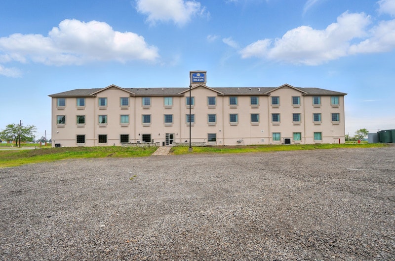 Cobblestone Hotel Suites – Russells Point at Indian Lake