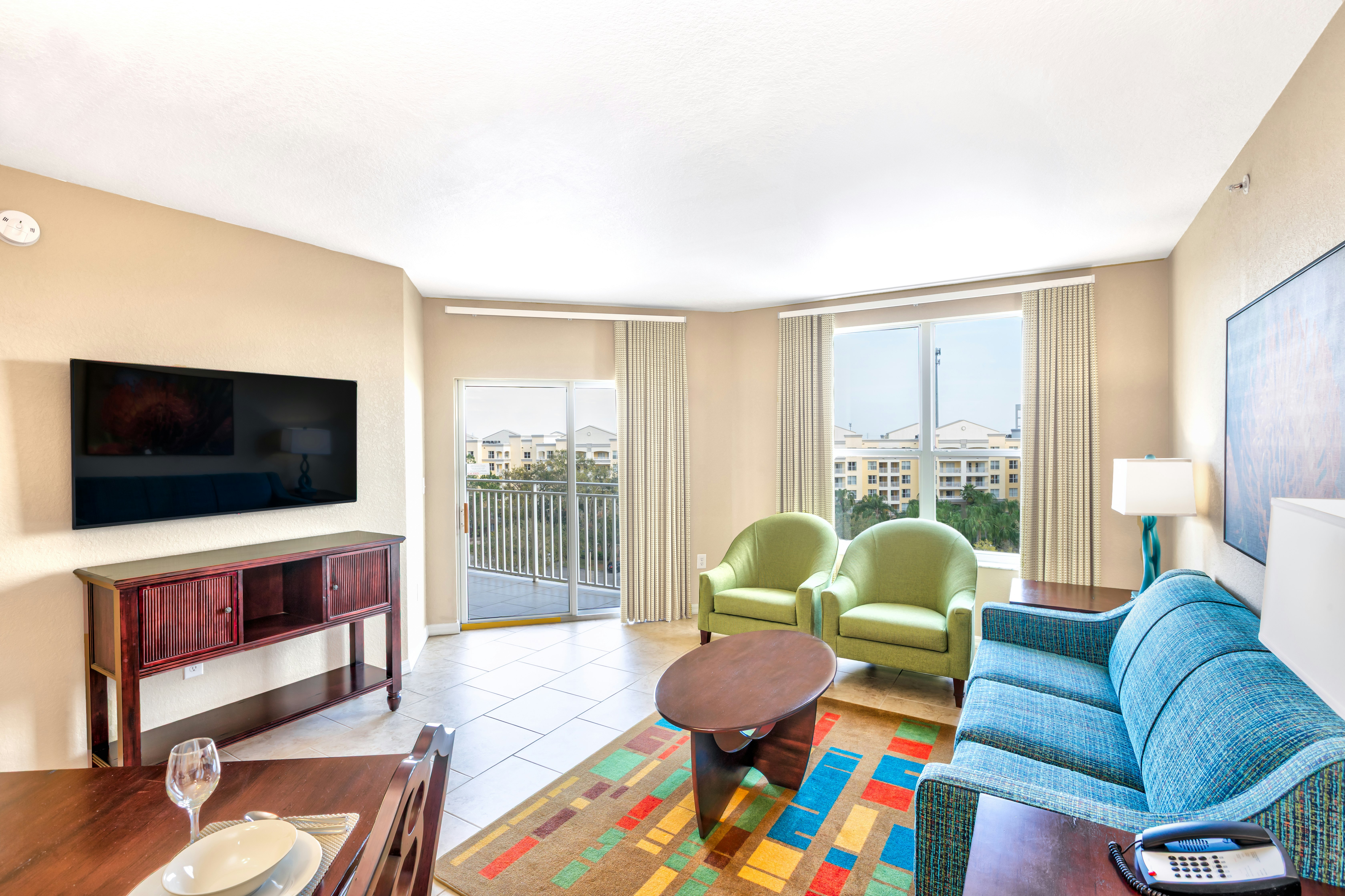Deluxe King One Bedroom Suite Pool View