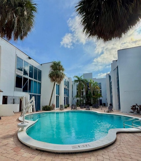 Tropical Palms Hotel