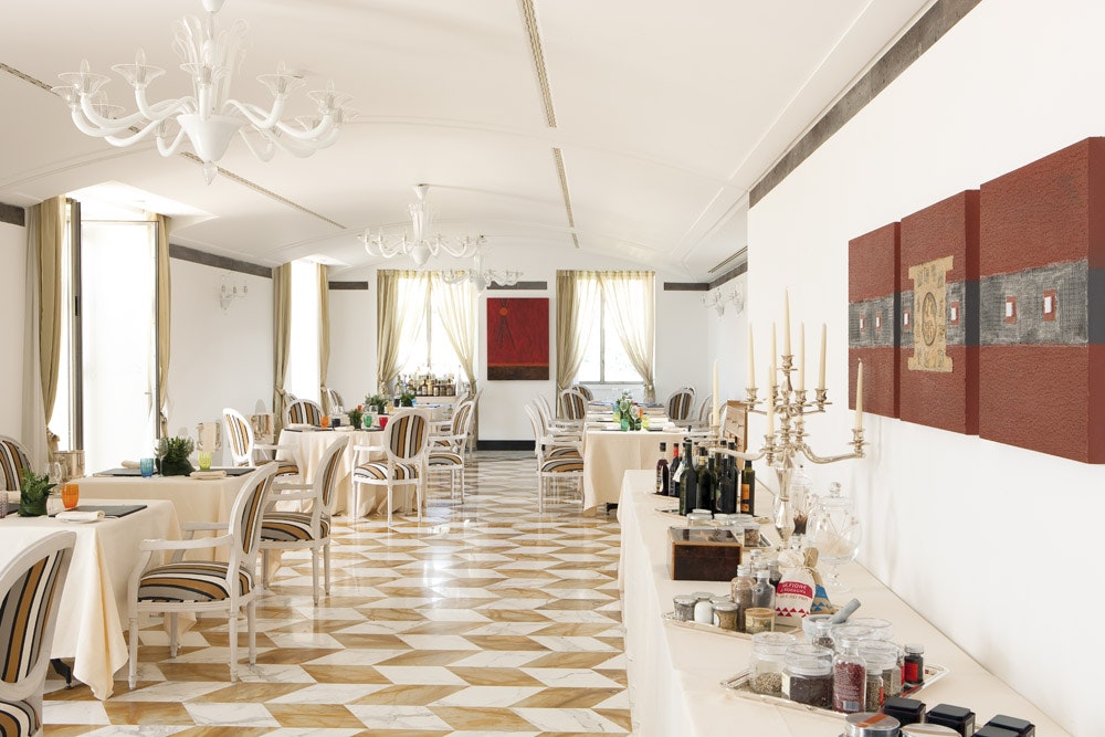 Restaurant Inside Room