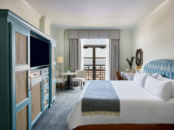 The HarbourView Inn