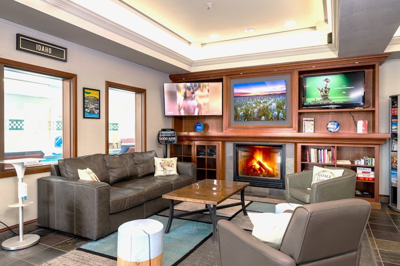 Wood River Inn Suites