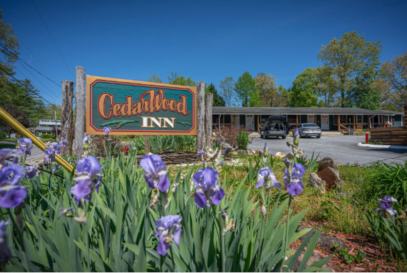 Cedarwood Inn