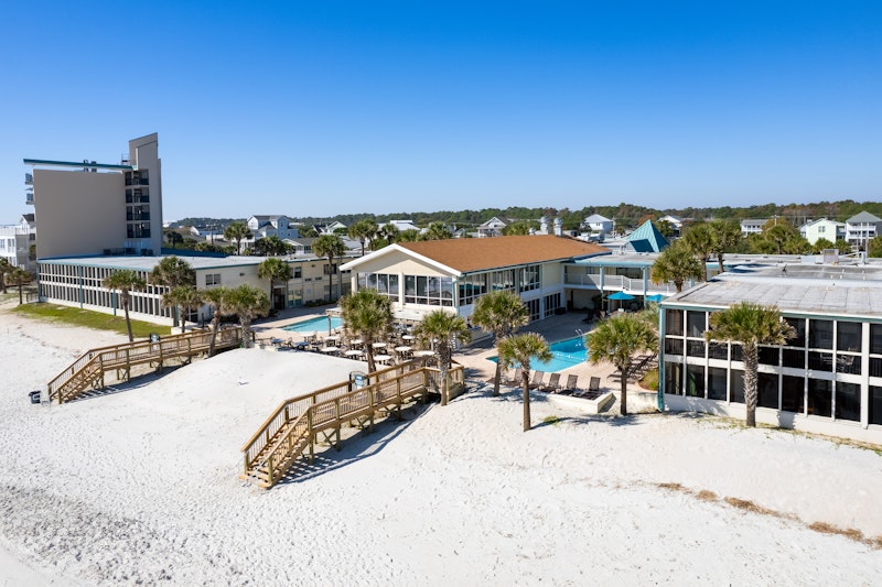 The Oceanfront Litchfield Inn