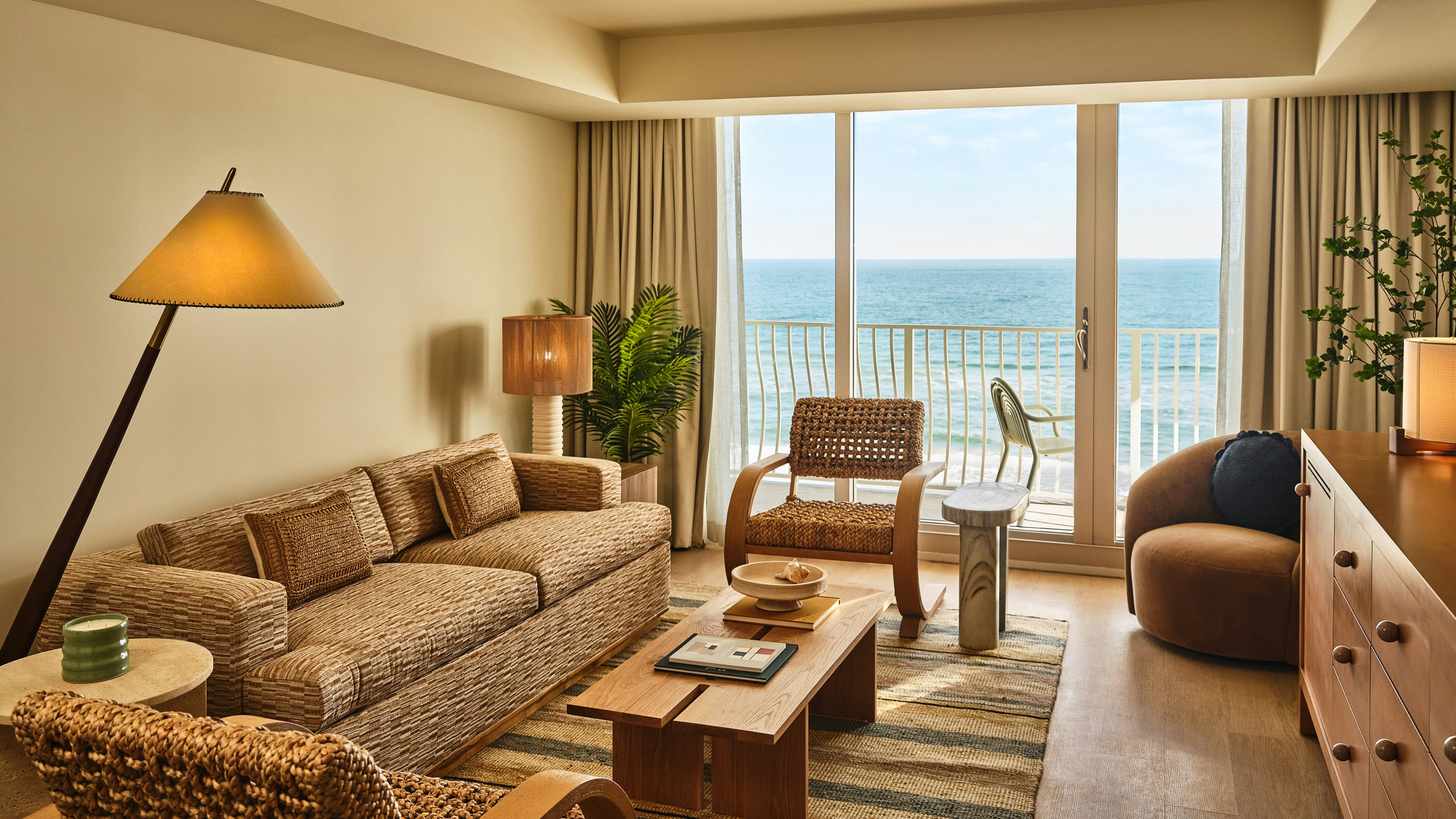 Dune House Oceanfront King Balcony