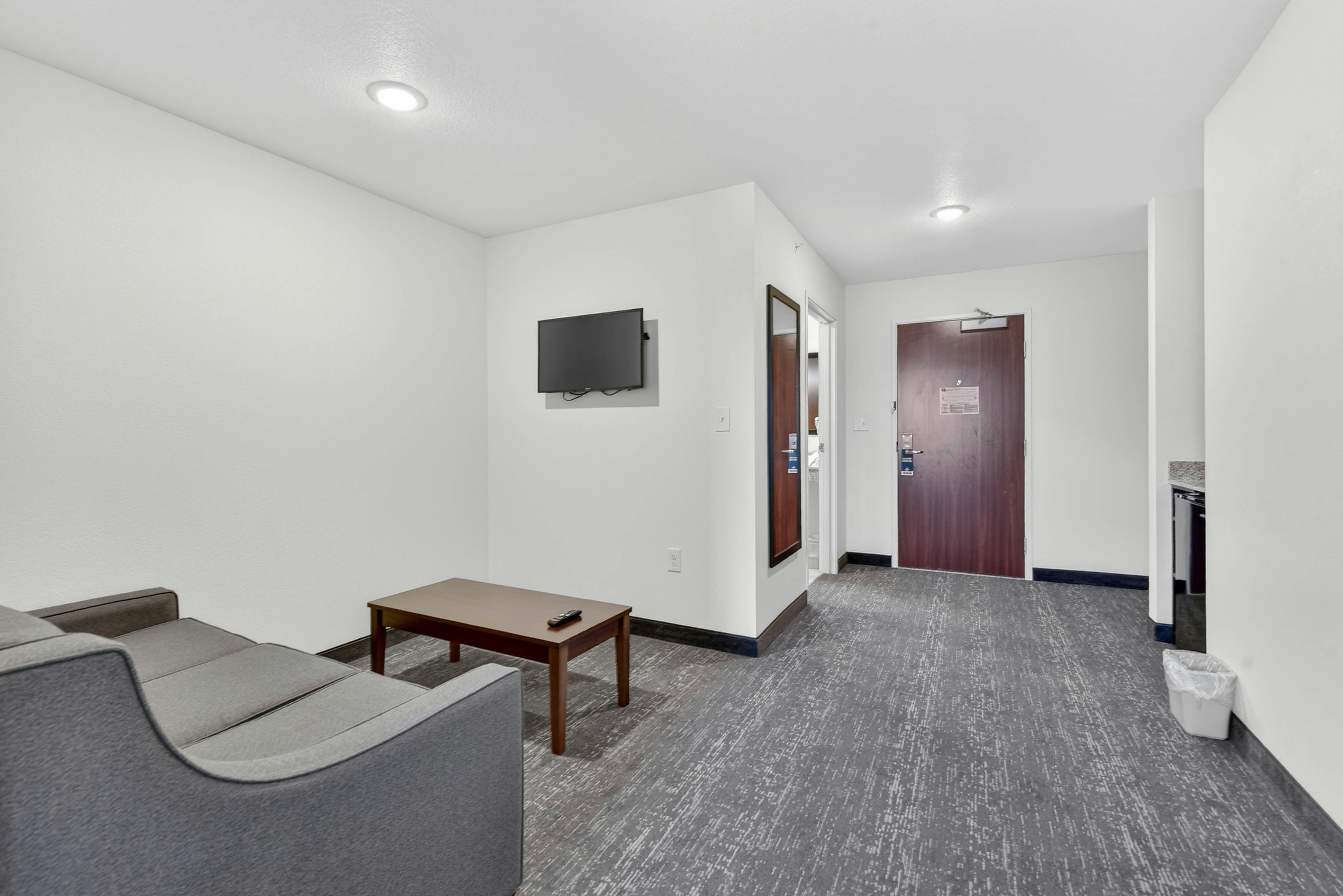 Cobblestone Hotel Suites – Eaton