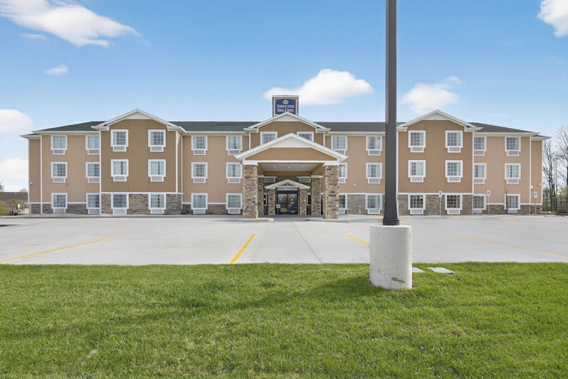 Cobblestone Hotel Suites – Eaton