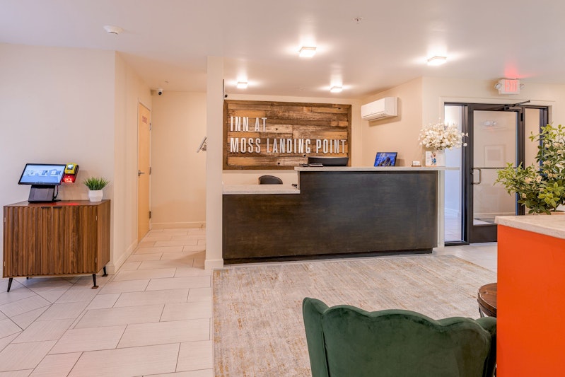 Inn At Moss Landing Point
