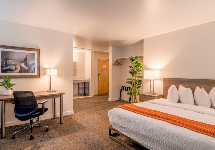 Inn At Moss Landing Point