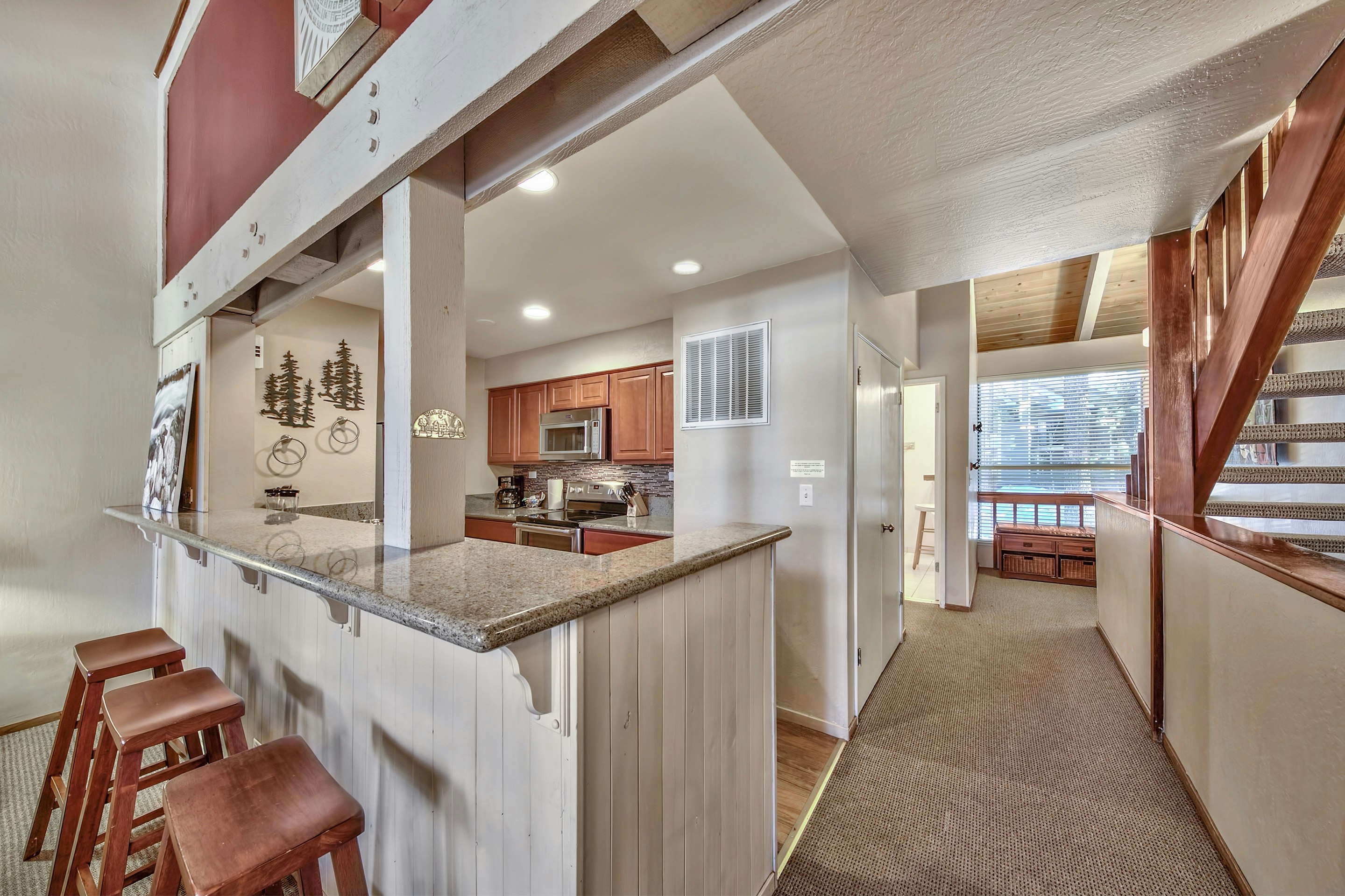 Pinegrove - 2 Bedroom 2 Bath with Loft Townhome