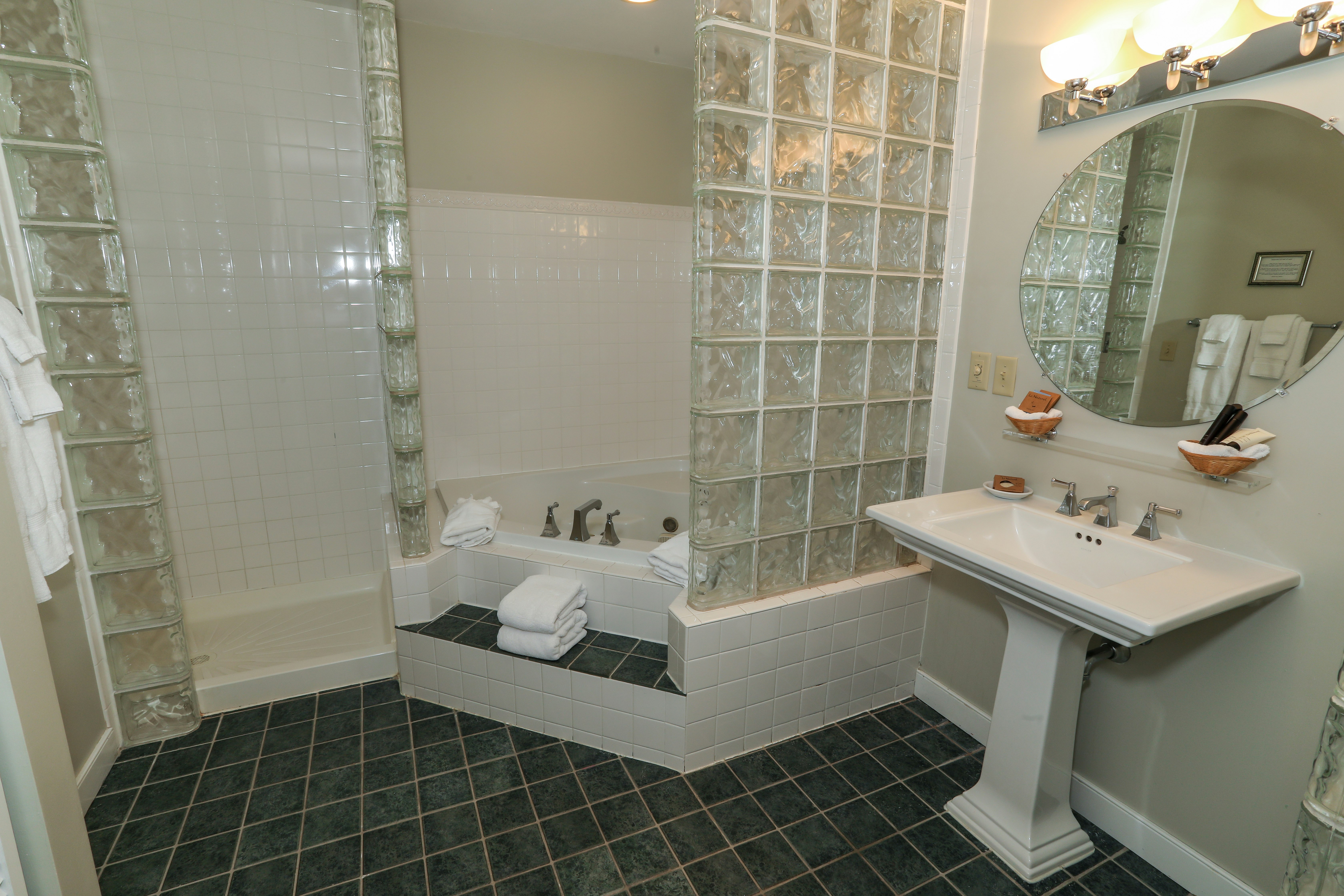 Alpine King Suite
